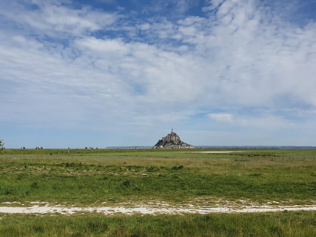 Une randonnée près du Mont-Saint Michel en France